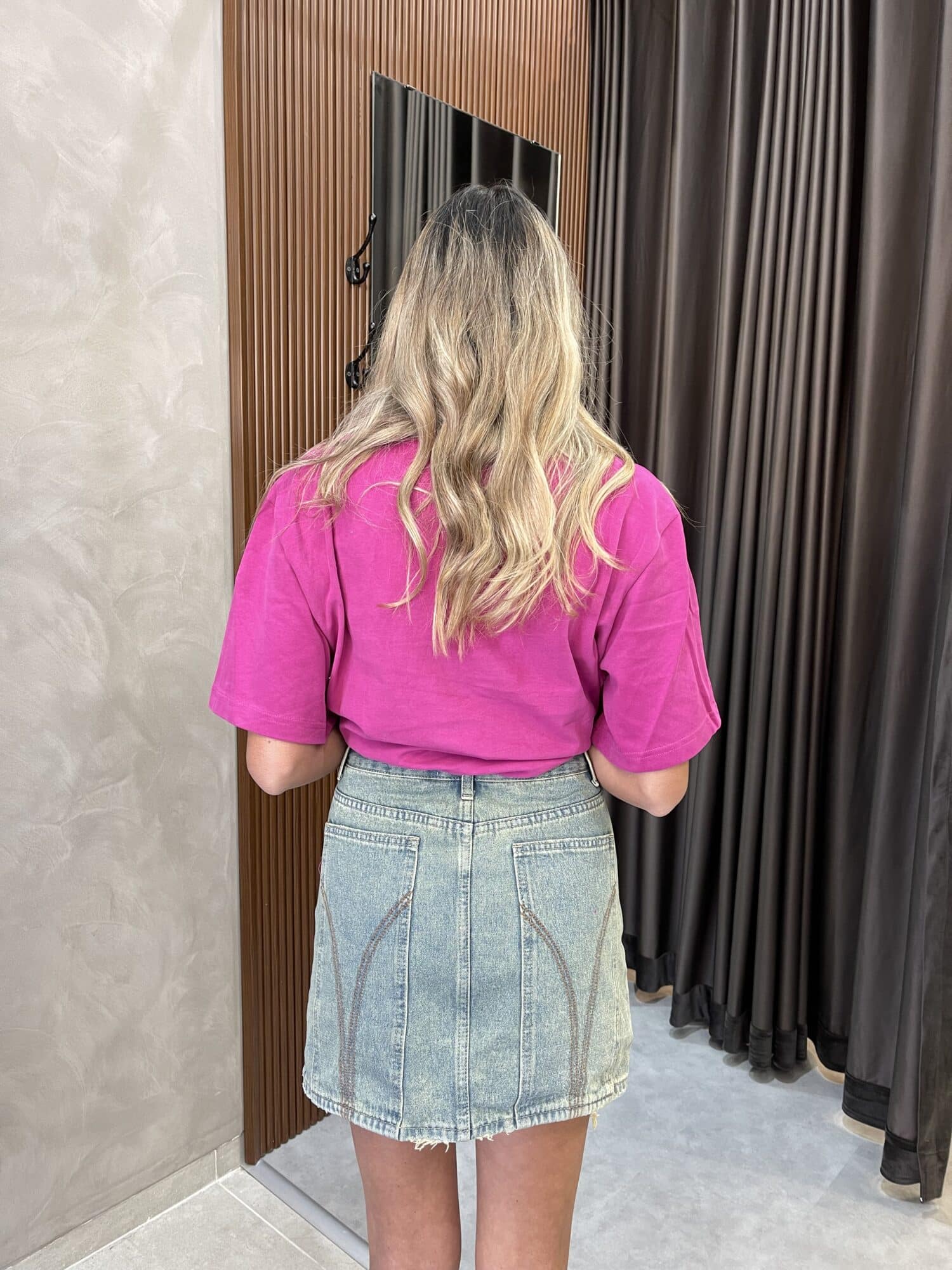 ⁦חצאית מיני ג׳ינס⁩ – תמונה ⁦6⁩