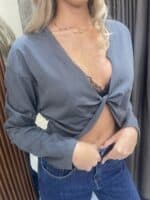 ⁦חולצת טריקו מסובבת -צבעים⁩ – תמונה ⁦2⁩