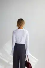 ⁦חולצת ליקה לבן⁩ – תמונה ⁦2⁩