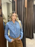 ⁦חולצה מכופתרת - גינס WRANGLER⁩ – תמונה ⁦4⁩