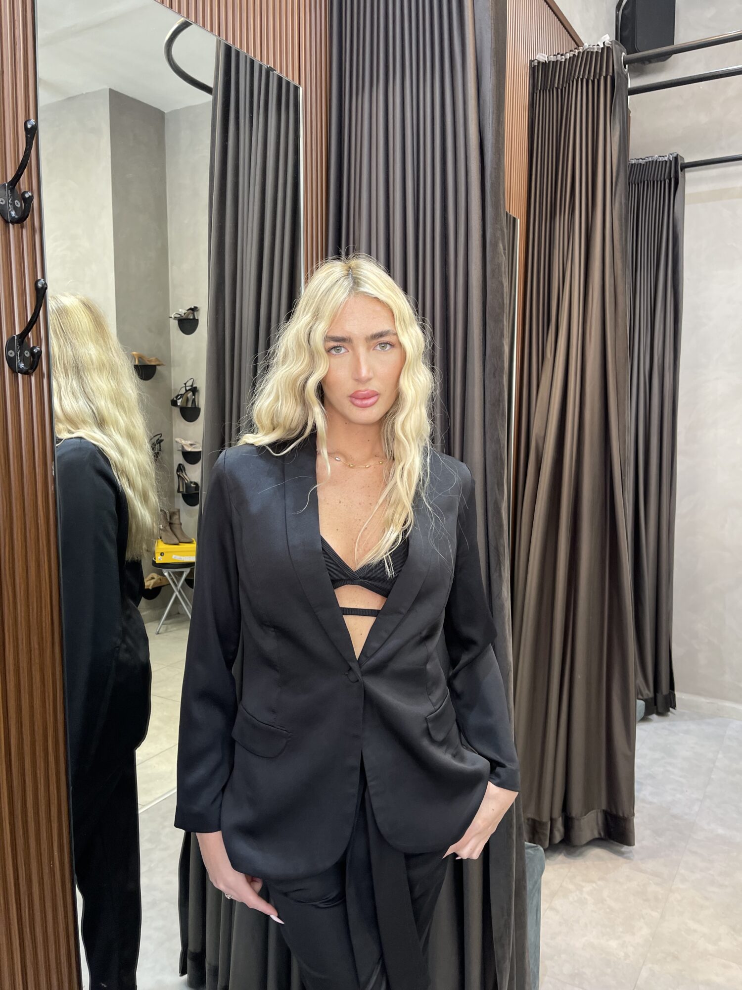 ⁦ISABELLA -חליפת יולין שחורה⁩ – תמונה ⁦8⁩