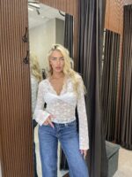 ⁦FAV-חולצת תחרה טיילה לבנה⁩ – תמונה ⁦4⁩