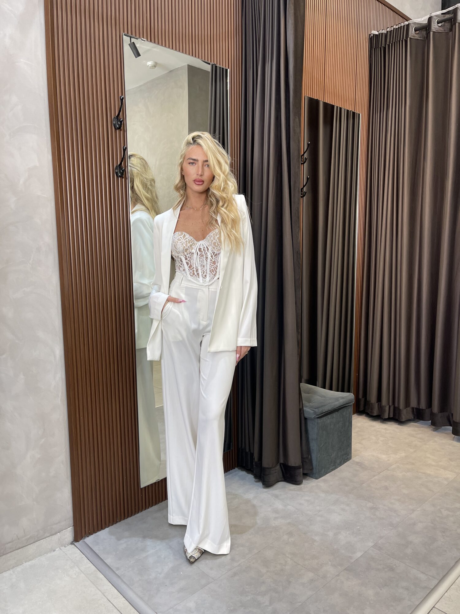 ⁦ISABELLA- חליפת לורן-לבן⁩ – תמונה ⁦3⁩