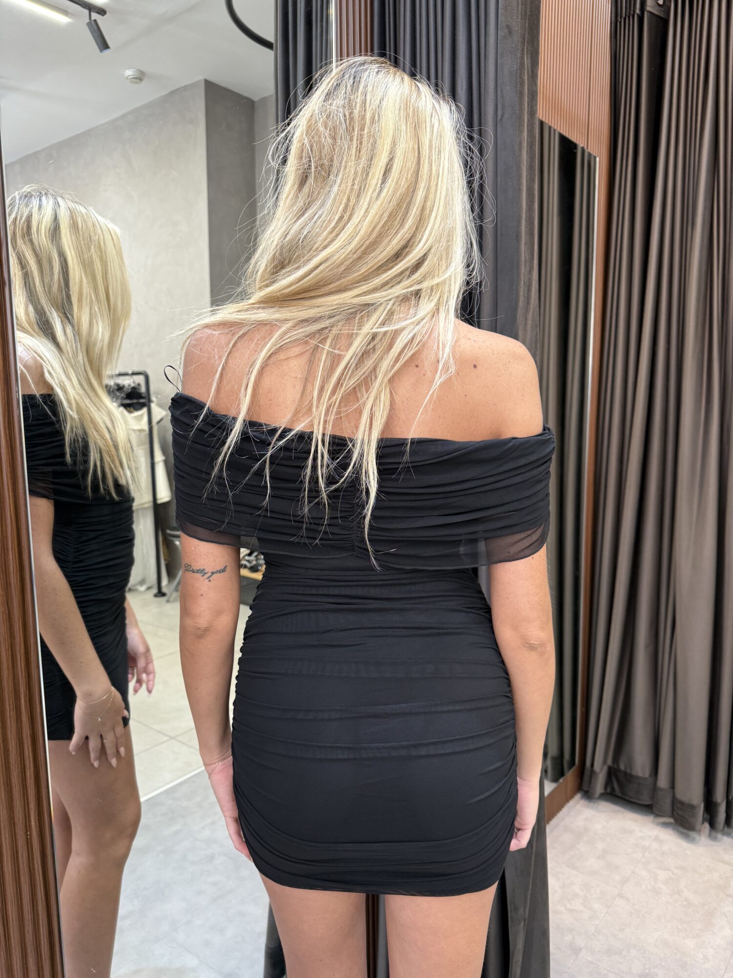 ⁦ISABELLA- שמלת מיני שיפון ריטה⁩ – תמונה ⁦4⁩