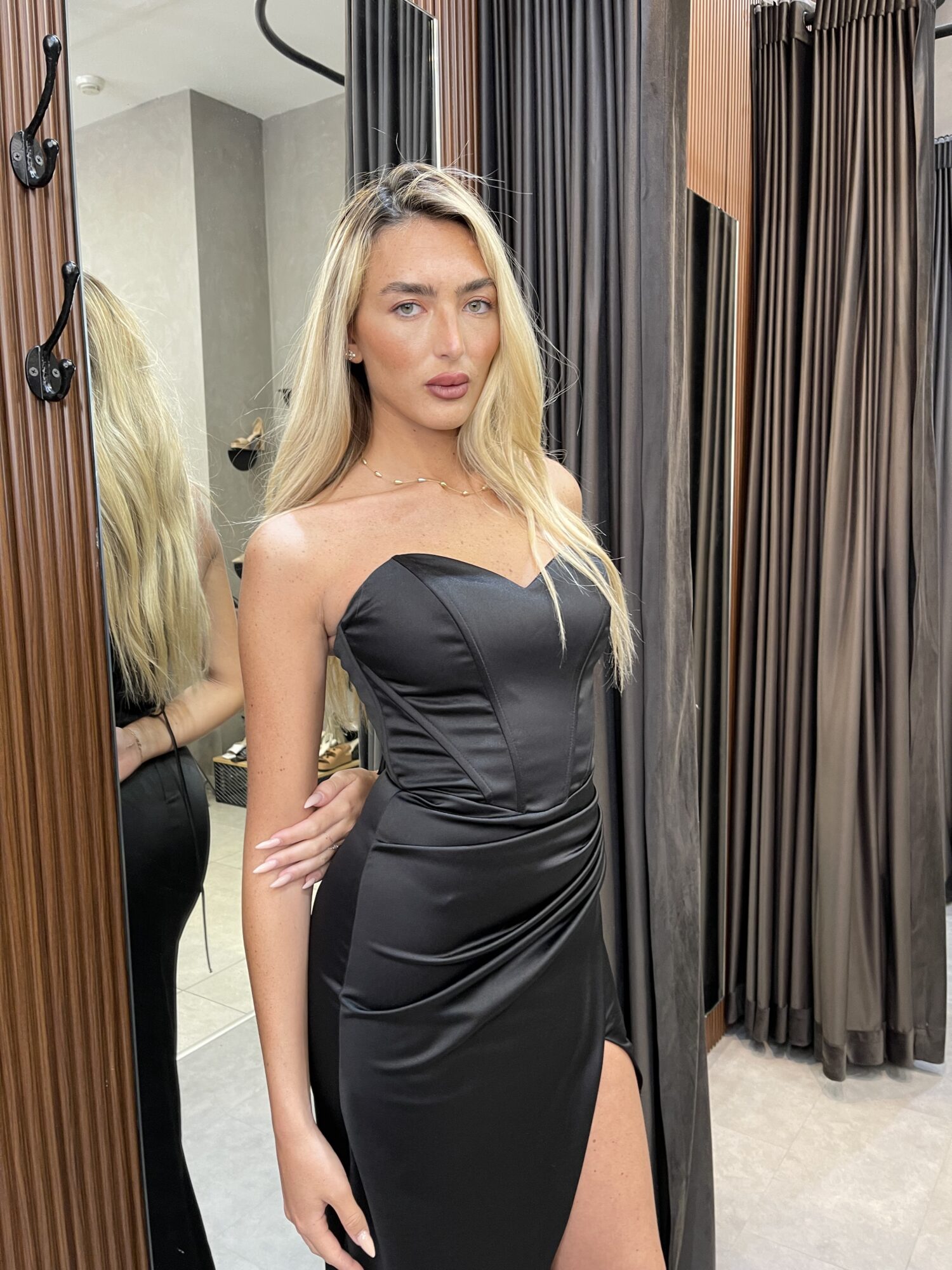 ⁦ISABELLA-שמלה מקסי לולה - שחור⁩ – תמונה ⁦5⁩