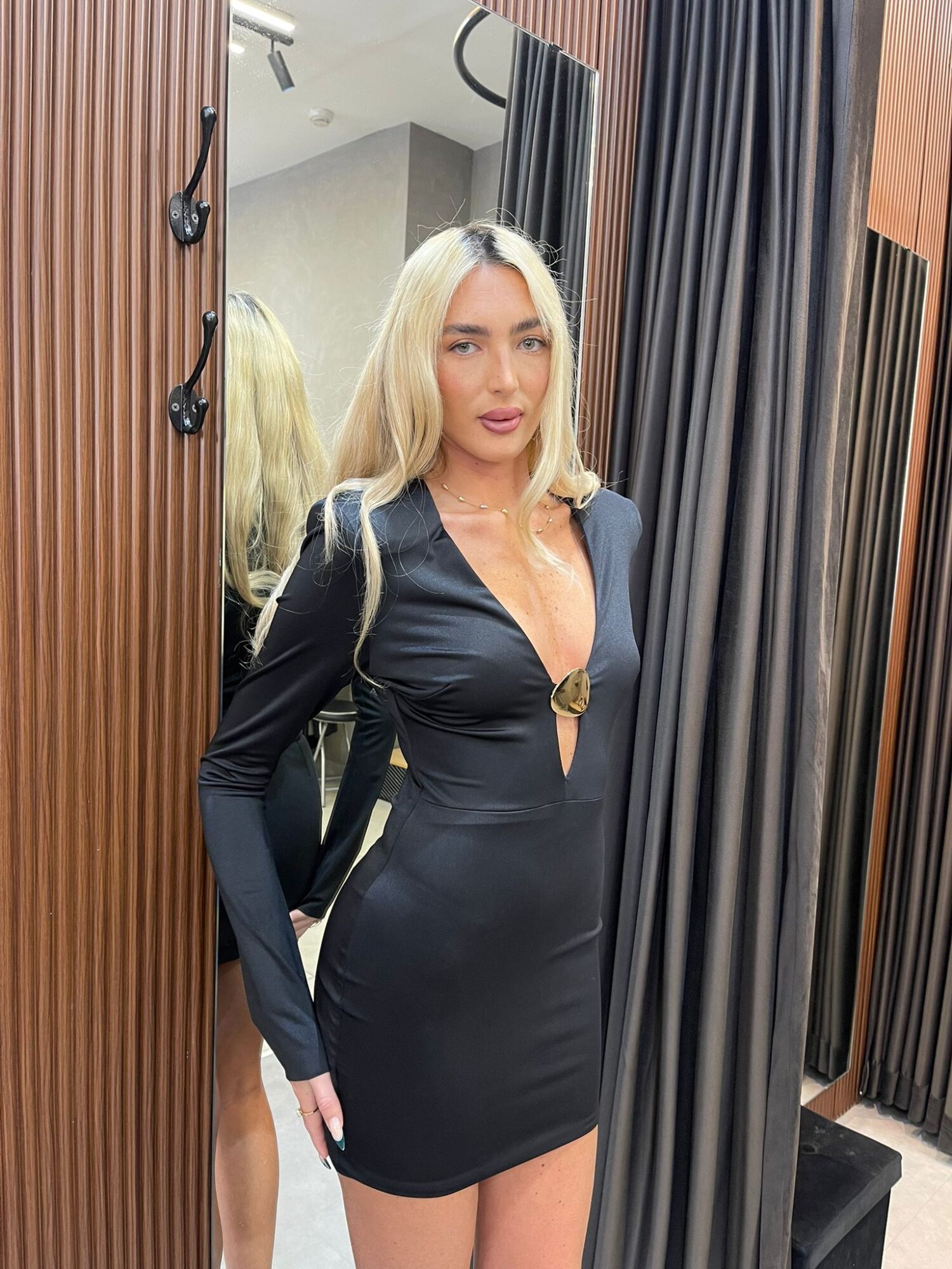⁦ISABELLA- שמלת מיני משולש⁩ – תמונה ⁦5⁩