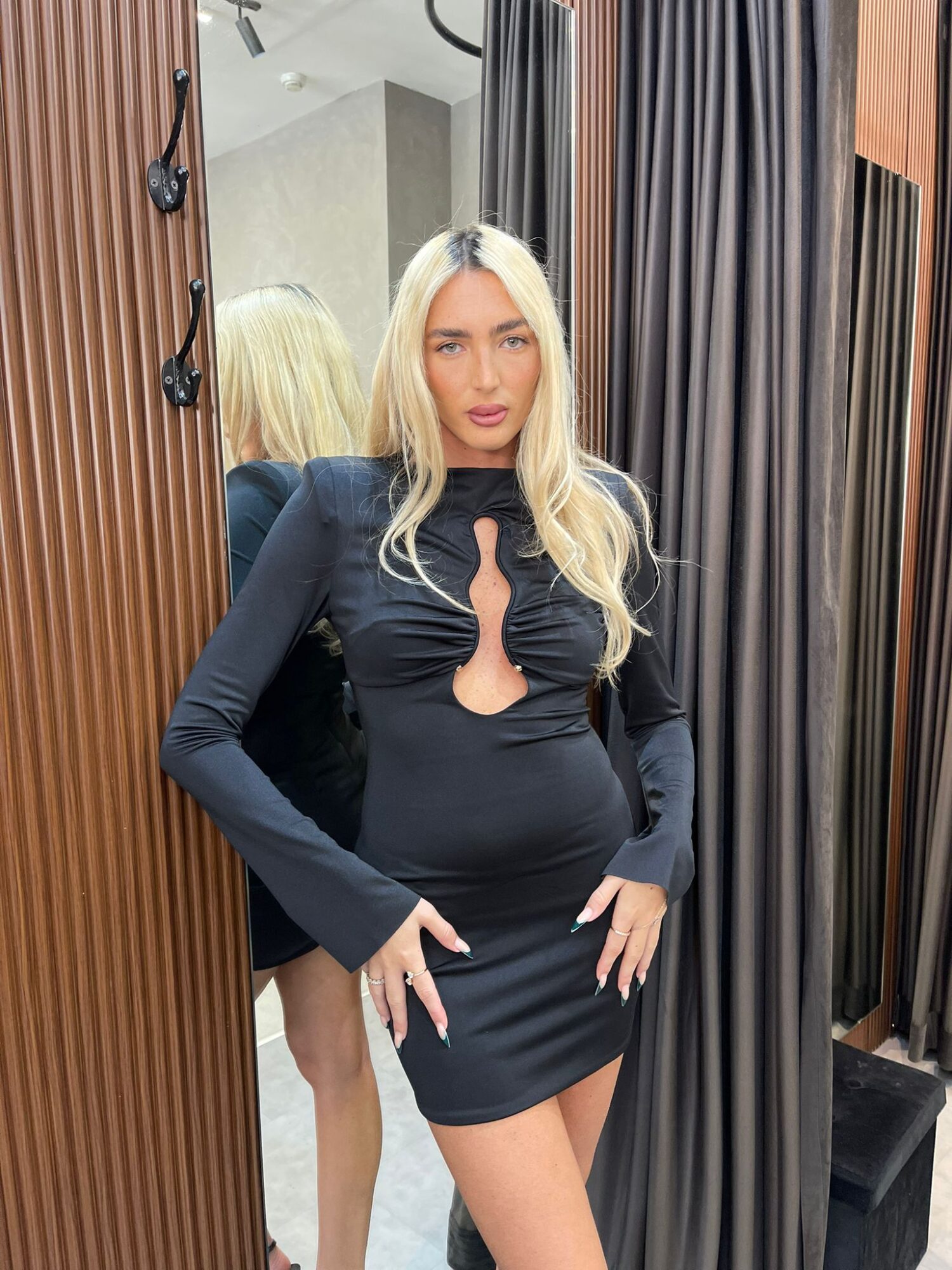 ⁦ISABELLA- שמלת מיני ניקה⁩ – תמונה ⁦2⁩