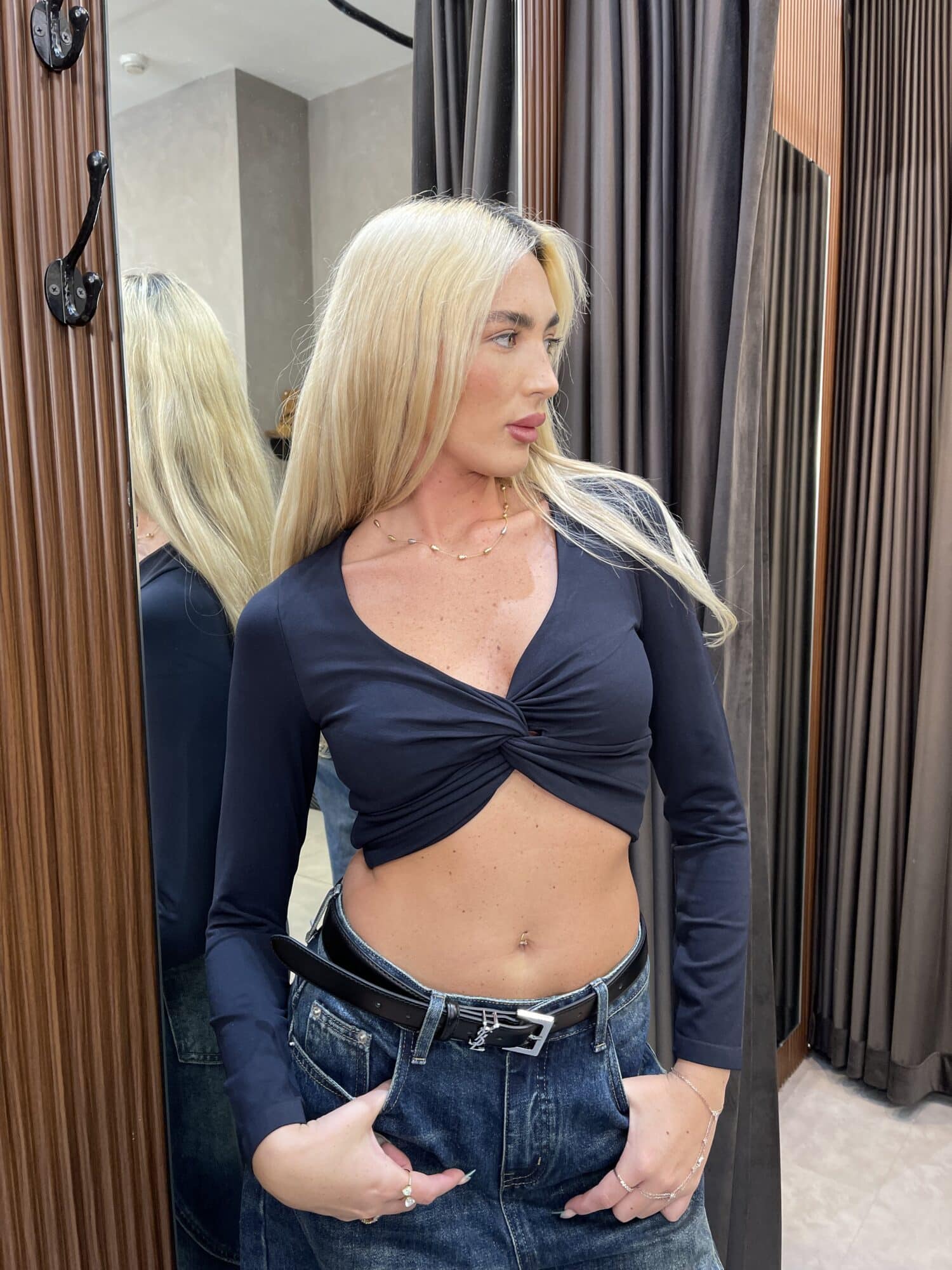 ⁦FAVOLA טופ מלודי-שחור לבן אדום⁩ – תמונה ⁦3⁩