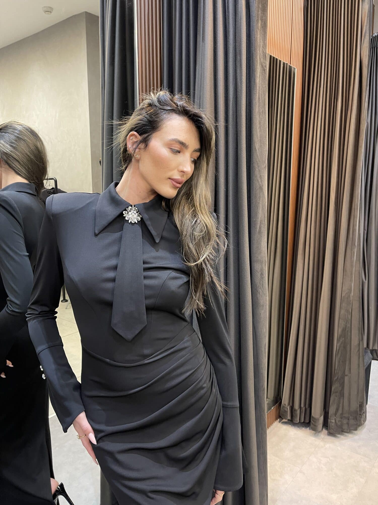 ⁦ISABELLA - שמלת מקסי עניבה-שחור⁩ – תמונה ⁦2⁩