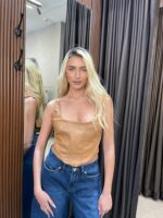 ⁦FAV טופ כתפיות עור - קאמל⁩ – תמונה ⁦2⁩