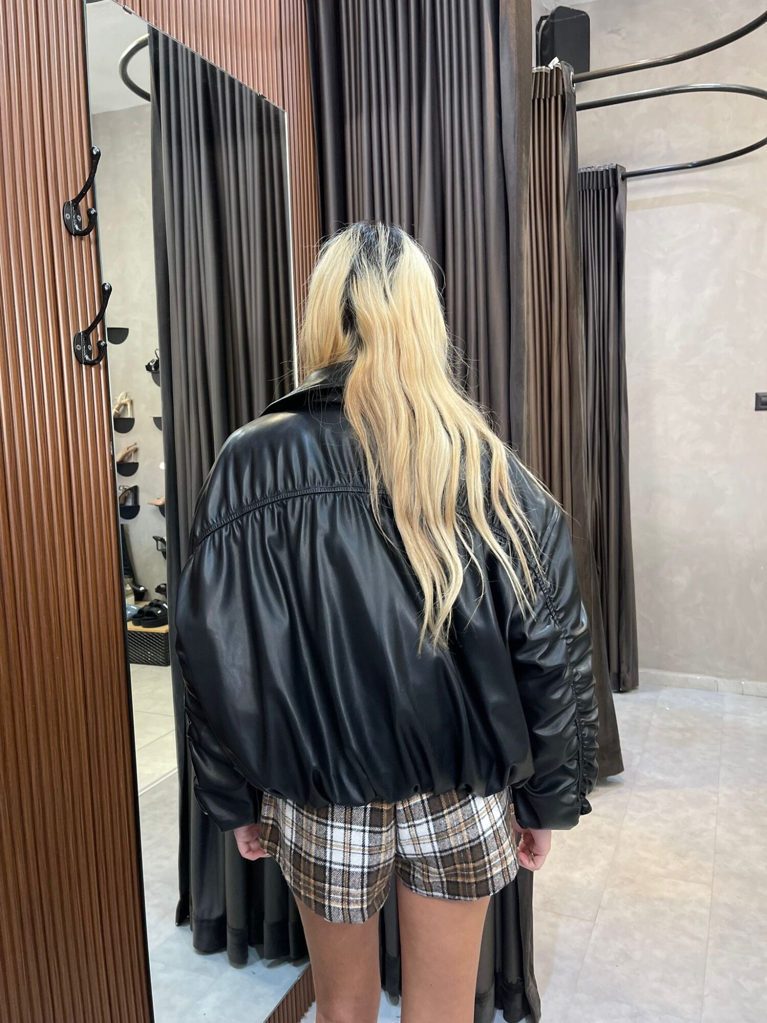 ⁦LUMINA - ג'קט בומבר דמוי עור שחור⁩ – תמונה ⁦2⁩