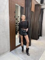 ⁦GOVANA חולצת עליונית סימפלי-שחור⁩ – תמונה ⁦5⁩