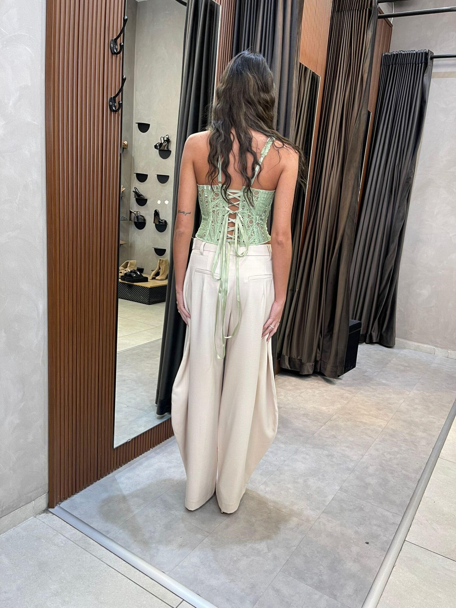 ⁦FAV טופ מחוך תחרה נלה - ירוק⁩ – תמונה ⁦3⁩