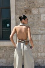 ⁦NURIT KIMHI חולצת ווסט קולר ליב -בז״⁩ – תמונה ⁦4⁩