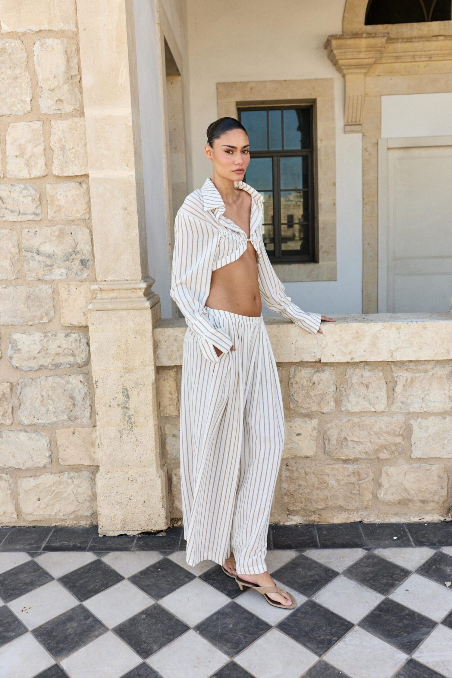 ⁦NURIT KIMHI מכנס DAPHNE – קאמל פסים⁩ – תמונה ⁦3⁩
