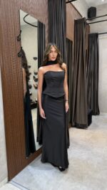 ⁦ISABELLA - חליפת חצאית ג'ולין שחורה⁩ – תמונה ⁦4⁩