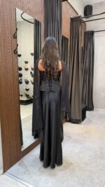 ⁦ISABELLA - חליפת חצאית ג'ולין שחורה⁩ – תמונה ⁦6⁩