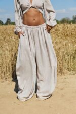 ⁦NURIT KIMHI - מכנס FLORENCE בז'⁩ – תמונה ⁦2⁩