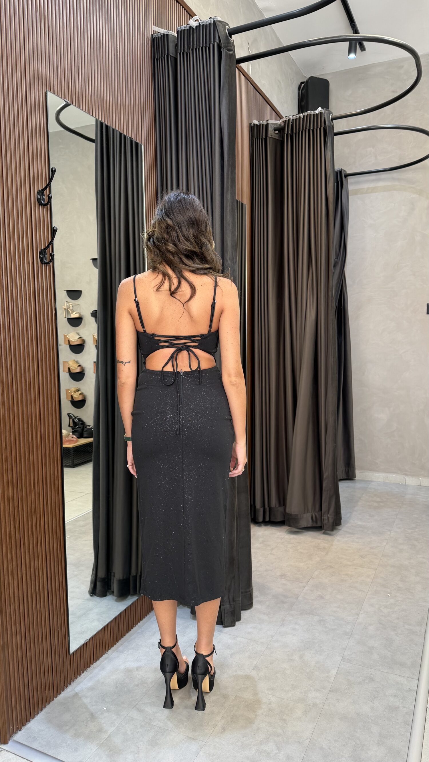 ⁦FAV שמלת מידי סופי-שחור⁩ – תמונה ⁦4⁩