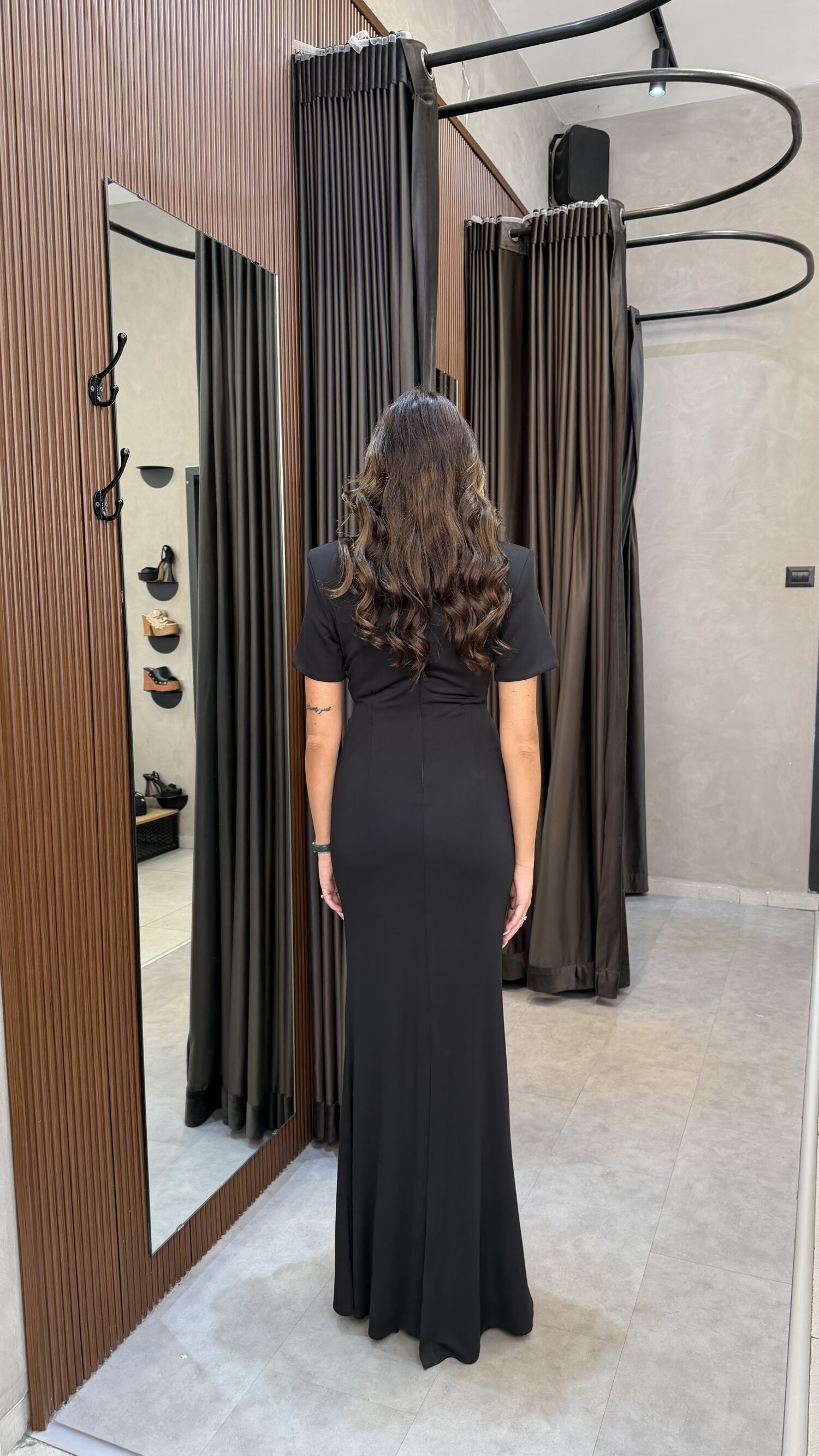 ⁦ISABELLA - שמלת מקסי לונה שרוול-שחור⁩ – תמונה ⁦4⁩