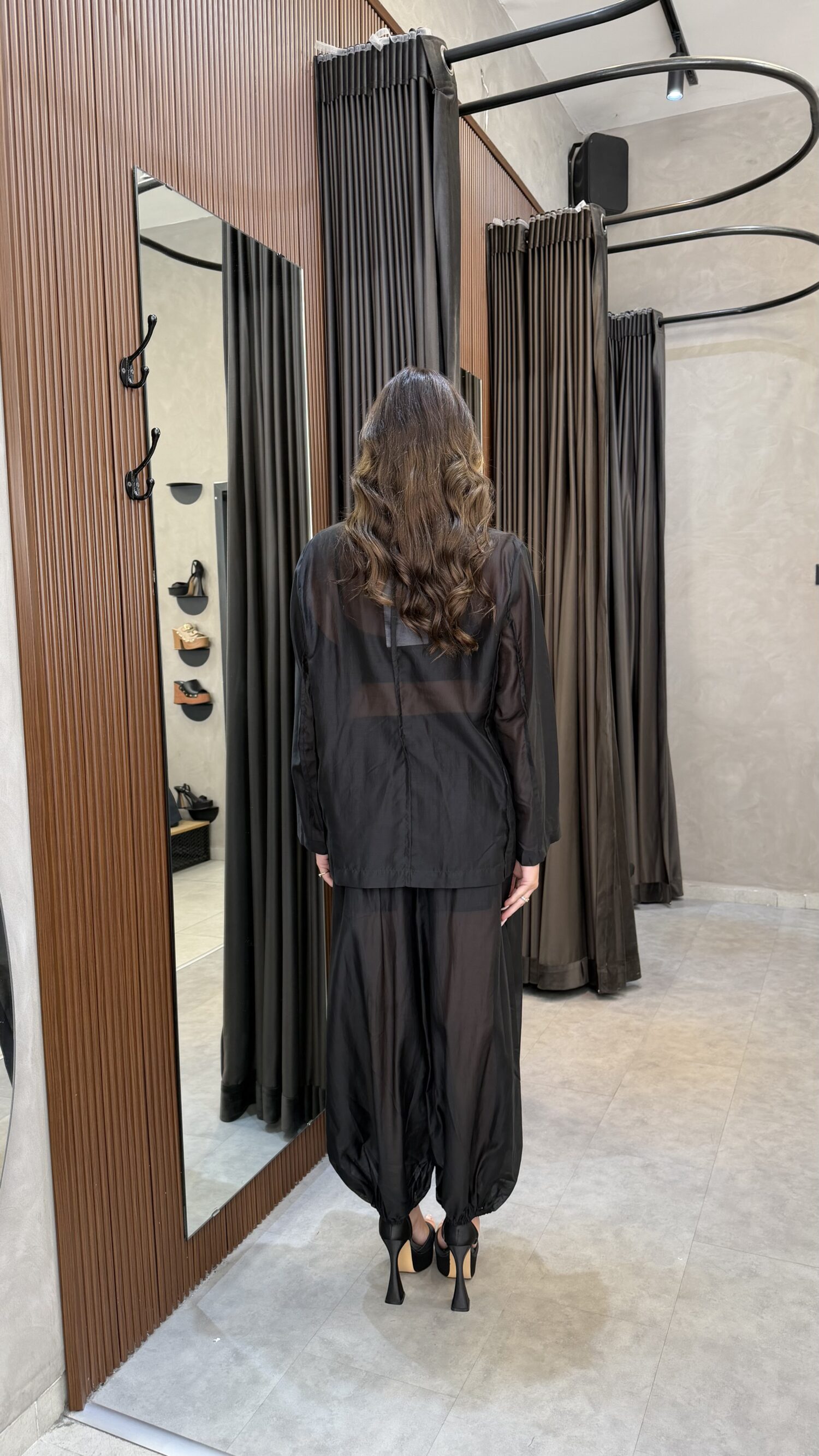 ⁦LUMINA - חליפת בלייזר משי -שחור⁩ – תמונה ⁦5⁩