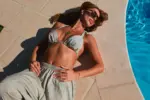 ⁦NURIT KIMHI טופ RIVIERA זית⁩ – תמונה ⁦3⁩
